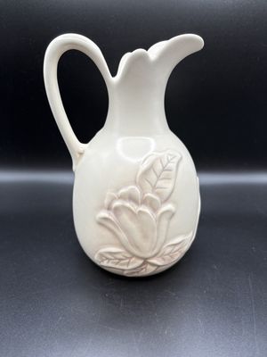 Ceramic. USA. Red Wing Pottery. Pitcher. Magnolia Line. Ivory-colored. 7"H