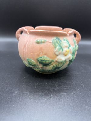 Ceramic. USA. Roseville Pottery. White Rose Jardiniere Pattern on Pink Vase. 3.5"H