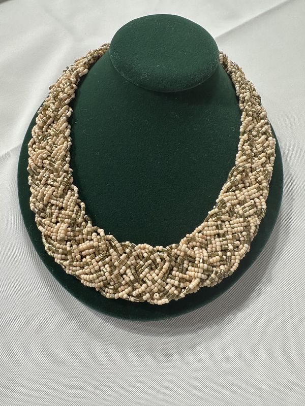 Jewelry. Necklace. Wide Beaded Collar. Vintage Peach and Gold Beads. 18&quot;