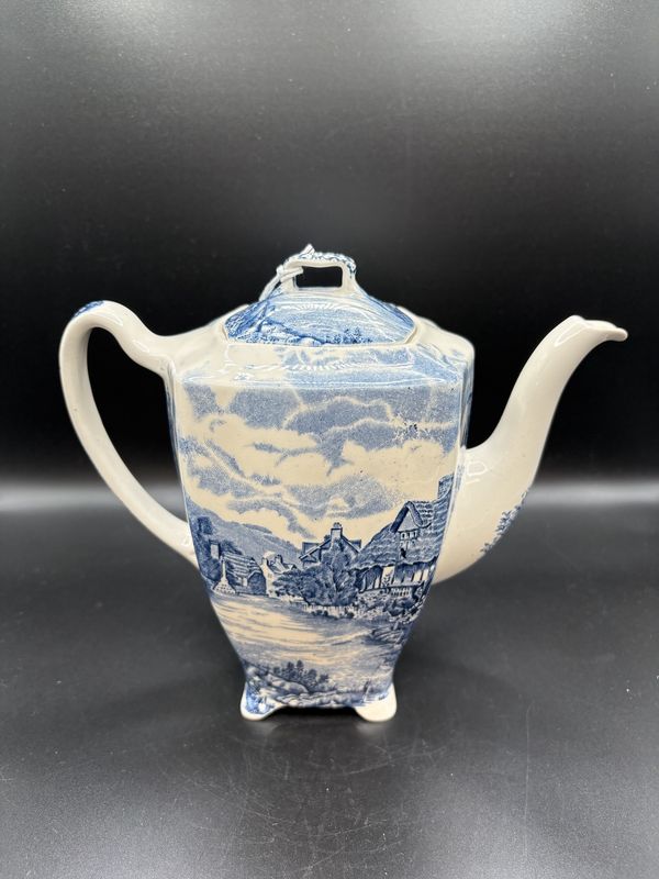 Porcelain. England. Johnson Brothers. Coffee Pot with Lid. Olde English Countryside Blue &amp; White. 7.25&quot;H