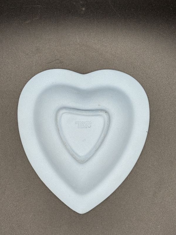 Jasperware. England. Wedgwood. Heart-shaped Dish. Blue and White. 4.75" L
