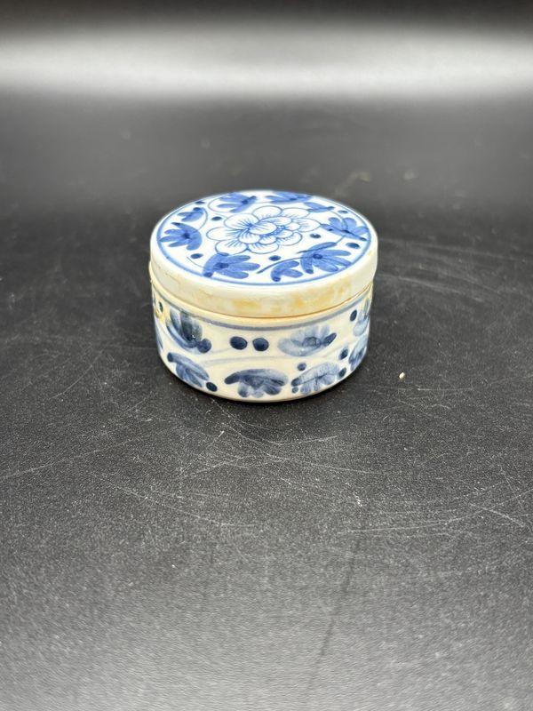 Porcelain. England. Pill Box. Blue and White Floral Design. 1&quot;H