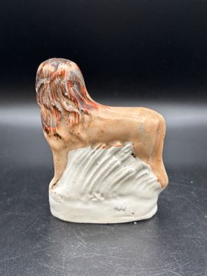 Figurine. England. Staffordshire Pottery. Lion with Lamb. Antique. 3"L