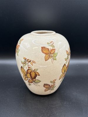 Ceramic. Japan. Ginger Jar w/Fall Leaf Images. 6"H