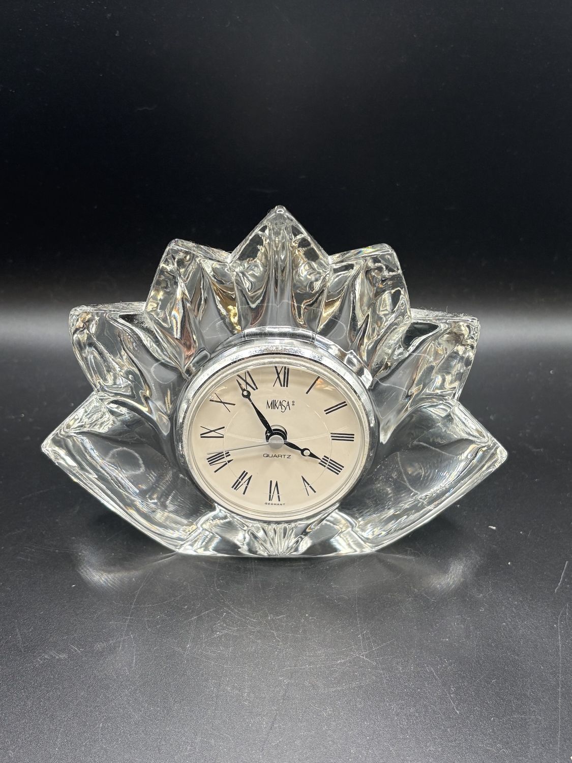Clock. Germany. Mikasa. Quartz Crystal Flower-shaped Desk Clock. 6&quot;W x 5&quot;H