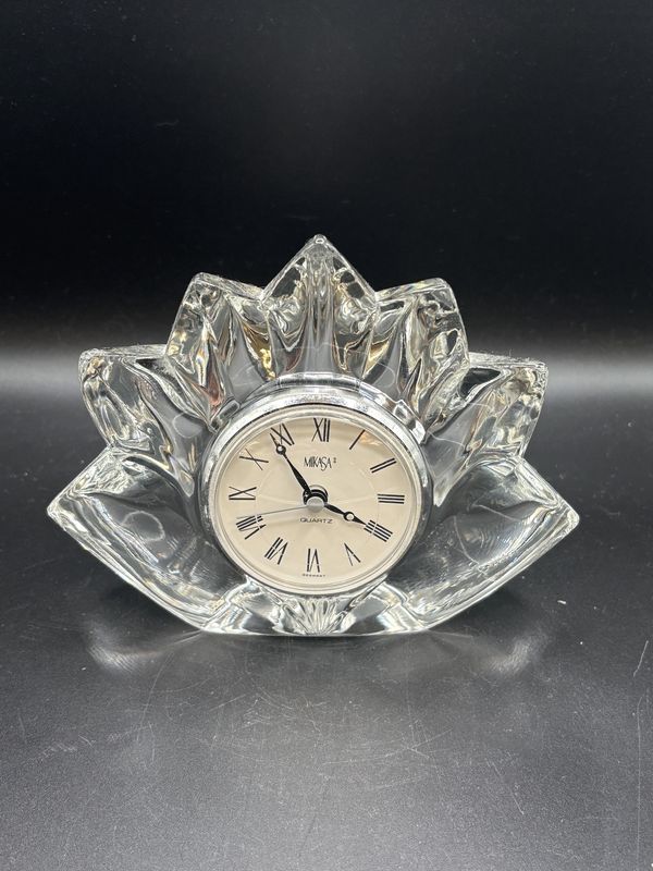 Clock. Germany. Mikasa. Quartz Crystal Flower-shaped Desk Clock. 6&quot;W x 5&quot;H