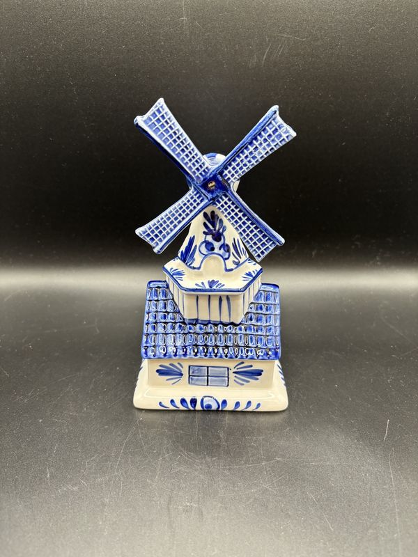Home Decor. Netherlands. Delft Blue. Windmill Bank. 6.75&quot;H