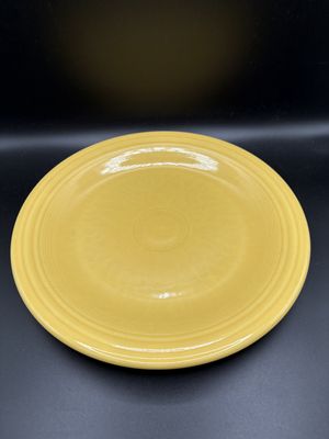Dinnerware Set. USA. Homer Laughlin. Fiestaware. Sunflower Yellow. 6-Piece Set (Service for 1)