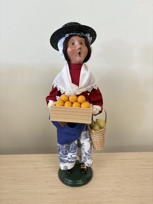 Figure. USA. Byers' Choice. Woman Fruit Vendor. 14"H