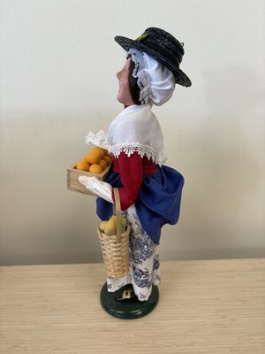 Figure. USA. Byers' Choice. Woman Fruit Vendor. 14"H