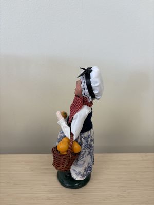 Figure. USA. Byers' Choice. Girl Fruit Vendor. 10"H