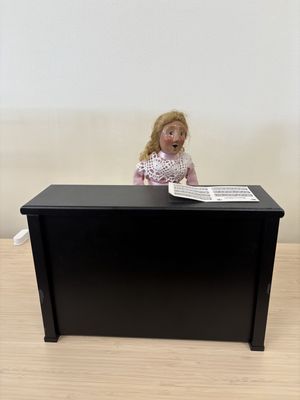 Figure. USA. Byers' Choice. Pianist. Piano is 9.75"L x 6.75"H. Girl is 10"H