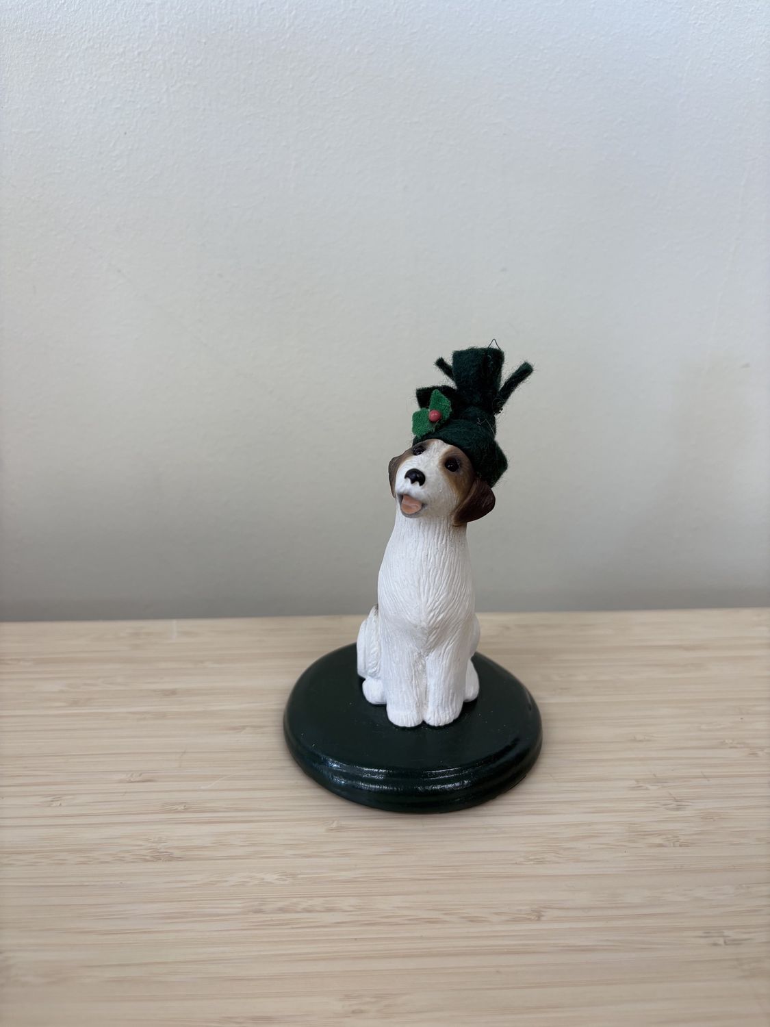 Figure. Byers Choice. Christmas Dog. 5&quot;H