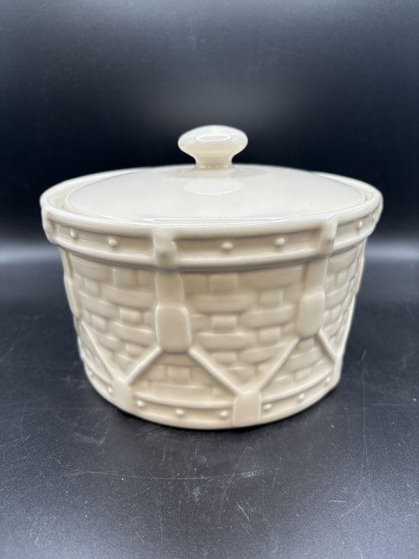 Home. Decor. USA. Longaberger. Woven Traditions Ivory Drum Crock w/ Lid. 6.5&quot;H
