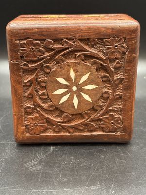 Jewelry Box. India. Hand Carved Wooden Box w/ Floral Carvings and Central Inlaid Design. 4"W