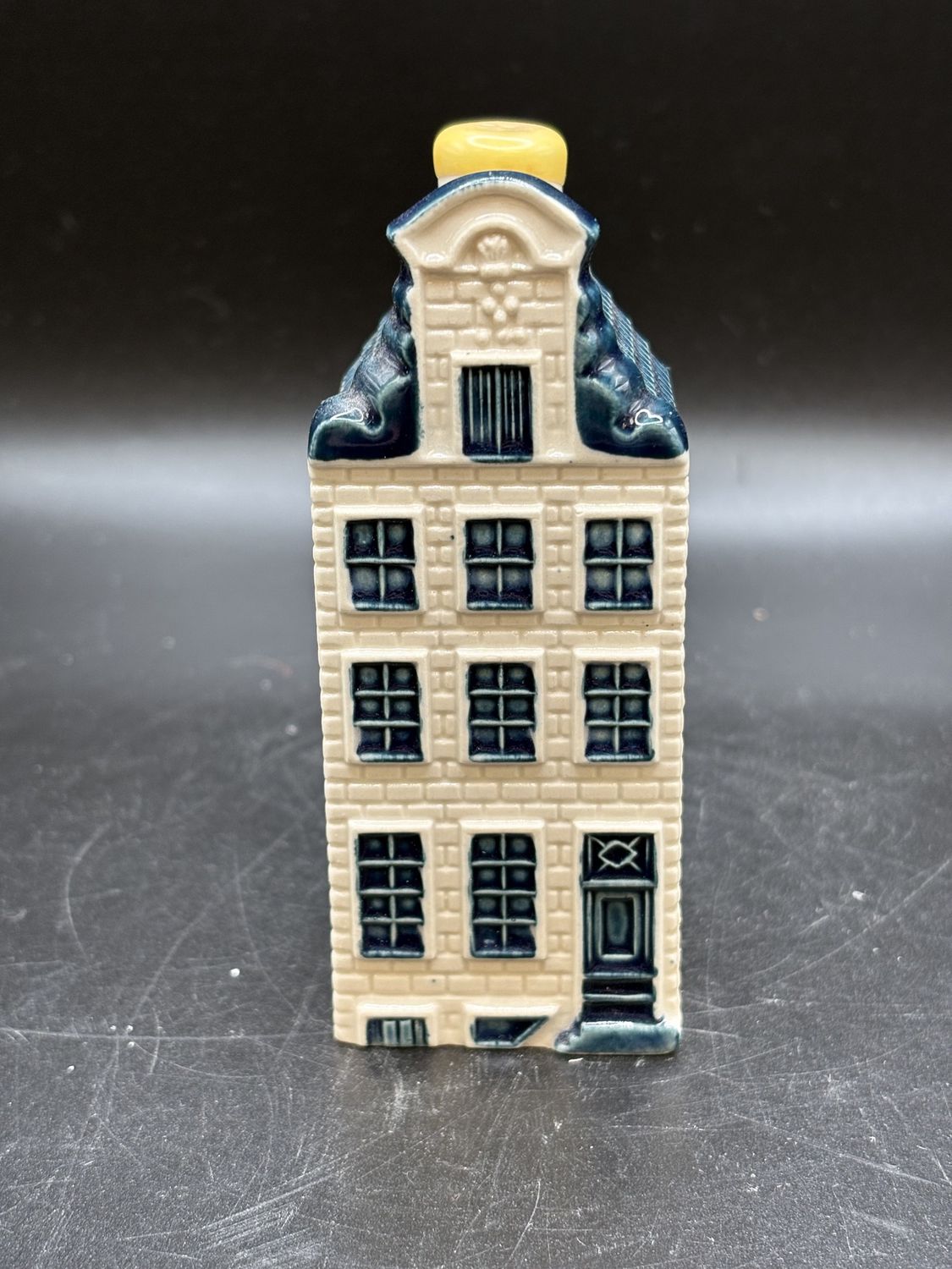 Figurine. Holland. KLM Blue Delft. Miniature House #59. 4.5&quot;H