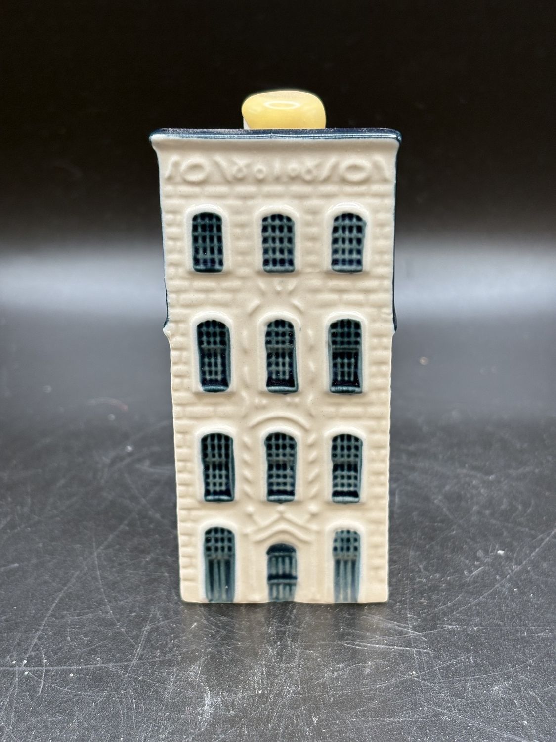 Figurine. Holland. KLM Blue Delft. Miniature House #27. 4&quot;H