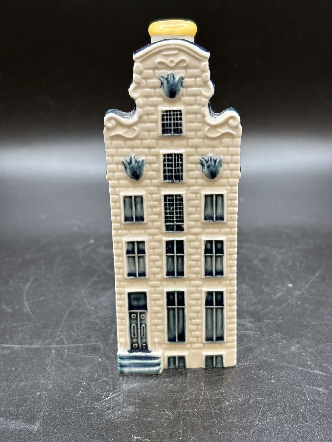 Figurine. Holland. KLM Delft Blue. Miniature House #56. 4&quot;H