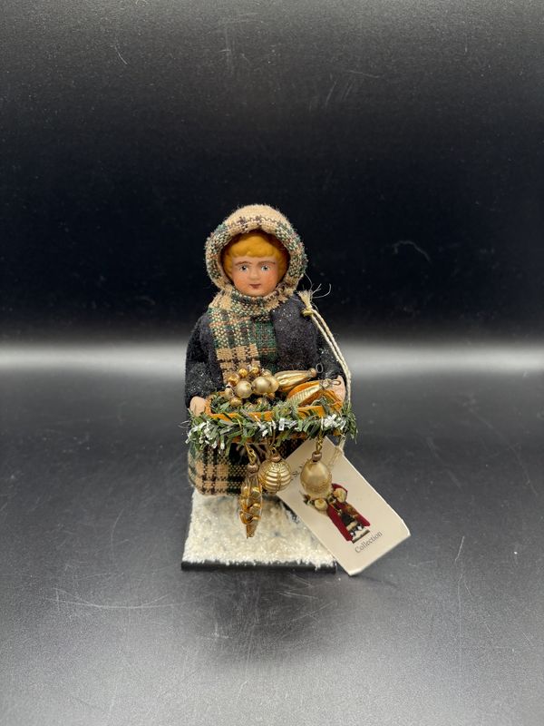 Decor. USA. Elaine Roesle. The St. Nicholas Collection. Blonde Christmas Peddlar. Handmade. 6"H