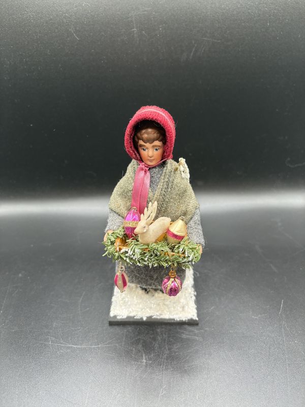Decor. USA. Elaine Roesle. The St. Nicholas Collection. Brunette Christmas Peddlar. Handmade. 6"H