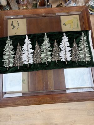 Home Decor. USA. Tahari Home. Christmas Table Runner, Green w/ Green/White /Gold Trees. 14" x 36'