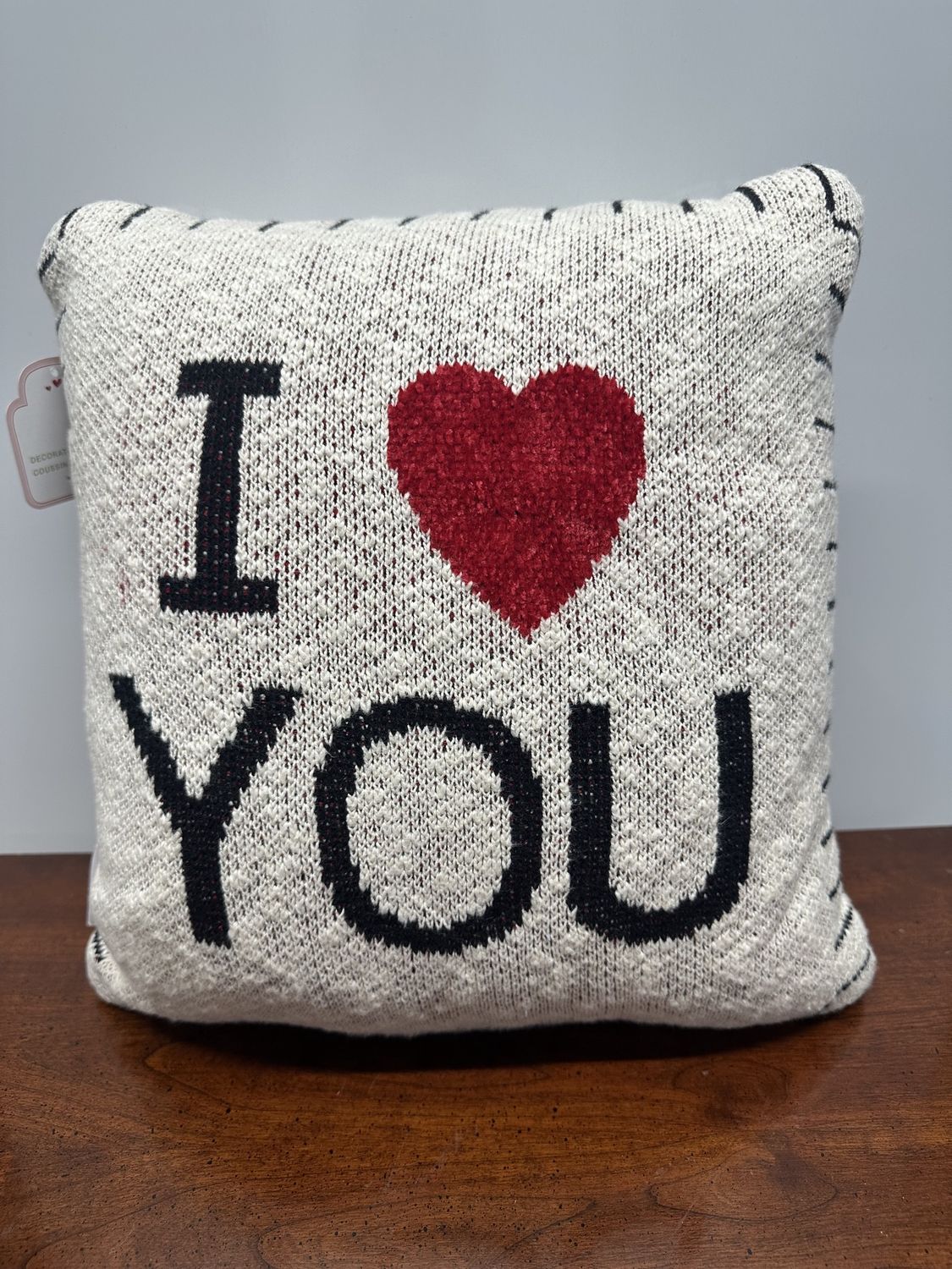 Decor. Hearts &amp; Kisses. NEW. Knit Pillow. "I Love You". 13" square