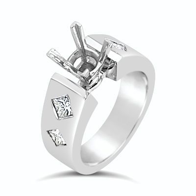 Engagement ring with two princess diamond set on each side of the shank