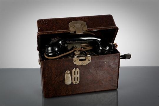 German Army WW2 WW11 Genuine Issue Bakelite Field Telephone