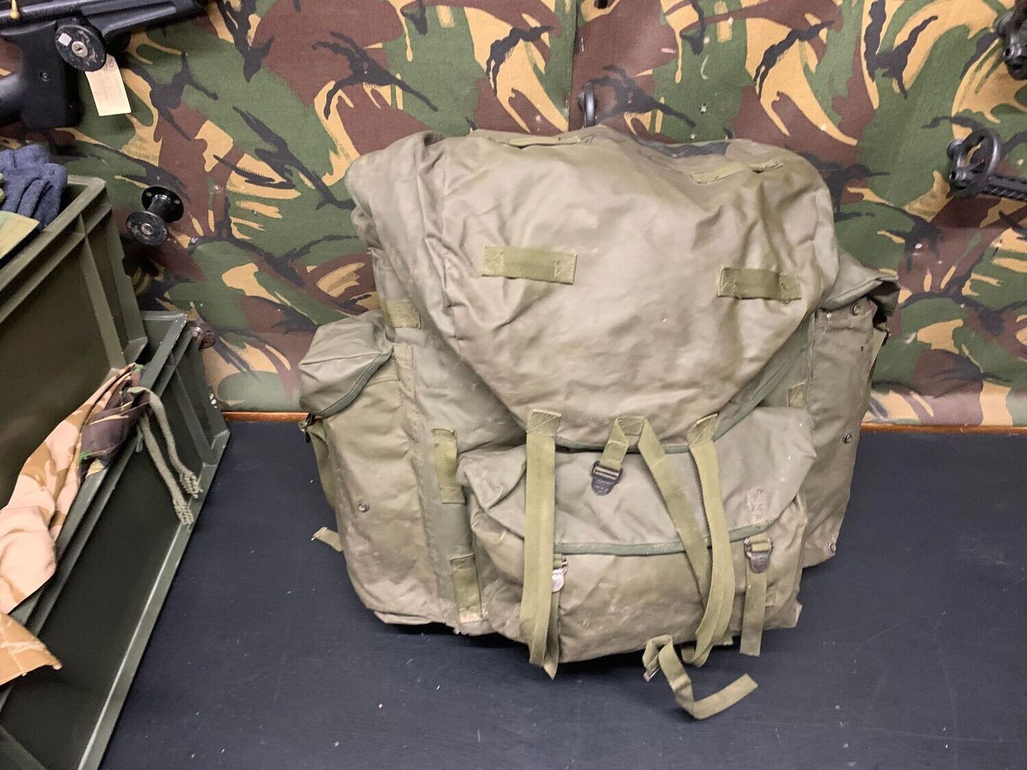 Genuine Issue Used SAS Para bergen - Airborne Paratrooper Rucksack - Falklands War Genuine Issue Used SAS Para bergen - Airborne Paratrooper Rucksack - Falklands War