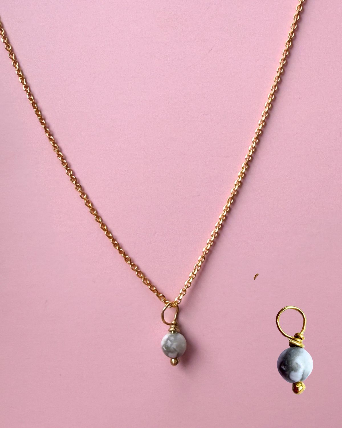 charms me howlite