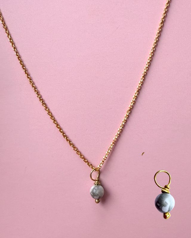 charms me howlite