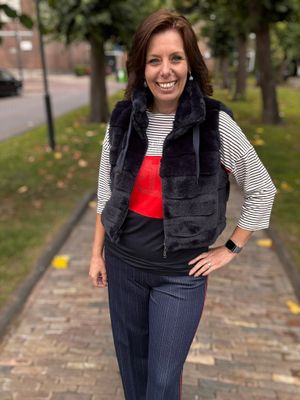 Top of shirt voor dames 40+, comfortabel en vrouwelijk gestyled door Esthers Mode Wensen