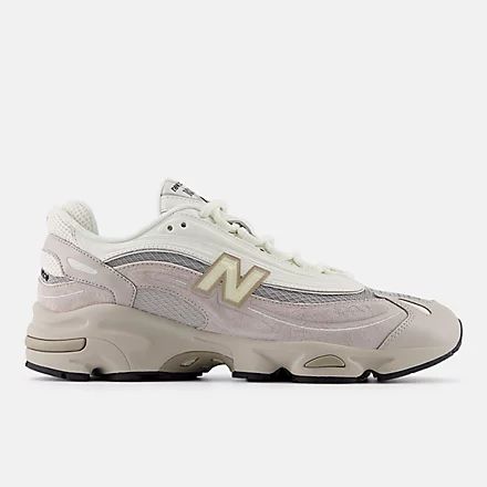 1000 Series Sneakers