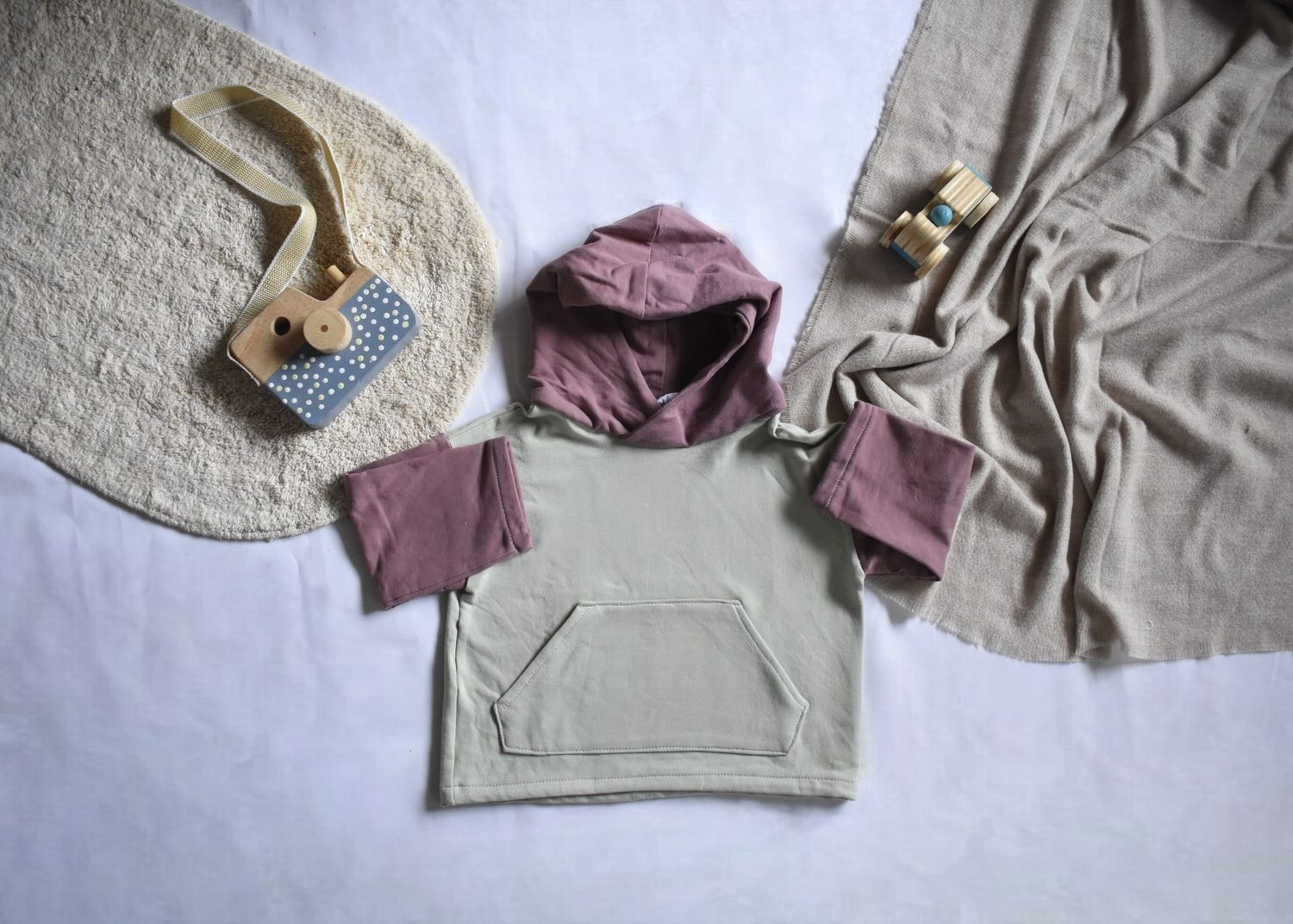 Sudadera Verde con Mangas y Capucha Rosa