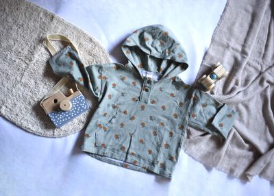 Sudadera Verde con Naranjas