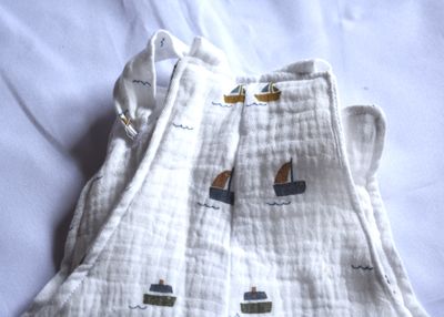 Peto Blanca con Barcos
