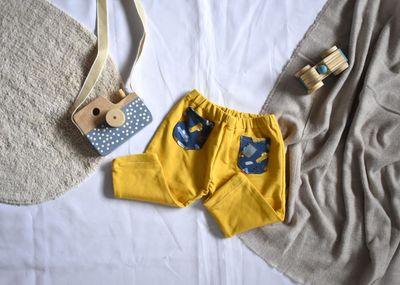 Pantalones Largos Amarillos