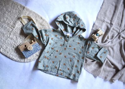 Sudadera Infantil de Algodón Orgánico Verde con Naranjas