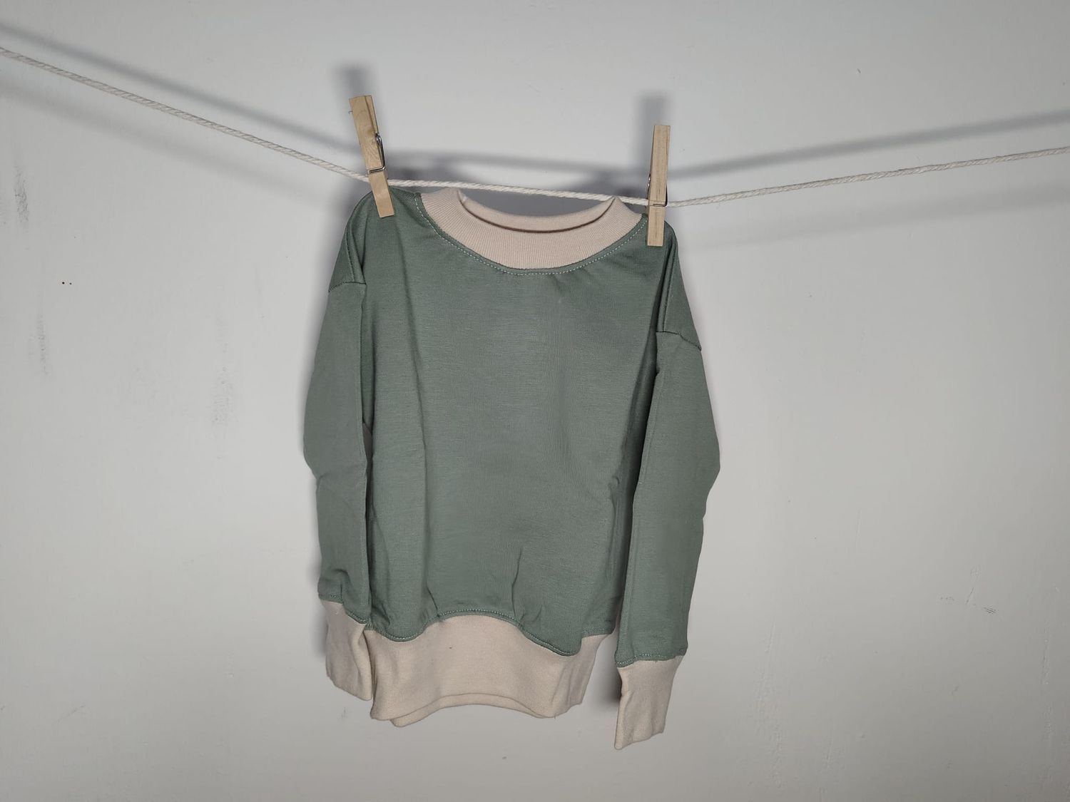 Sudadera Verde con Puños