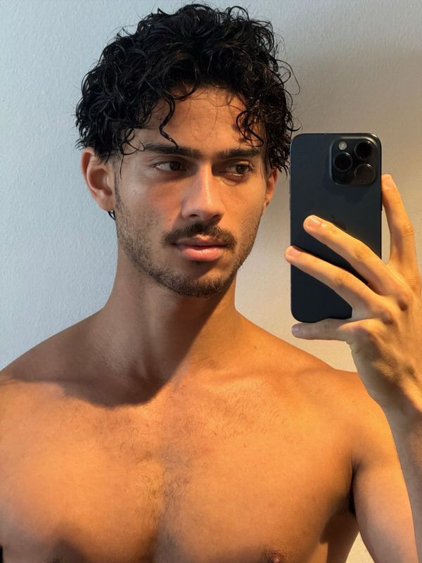 Curly W