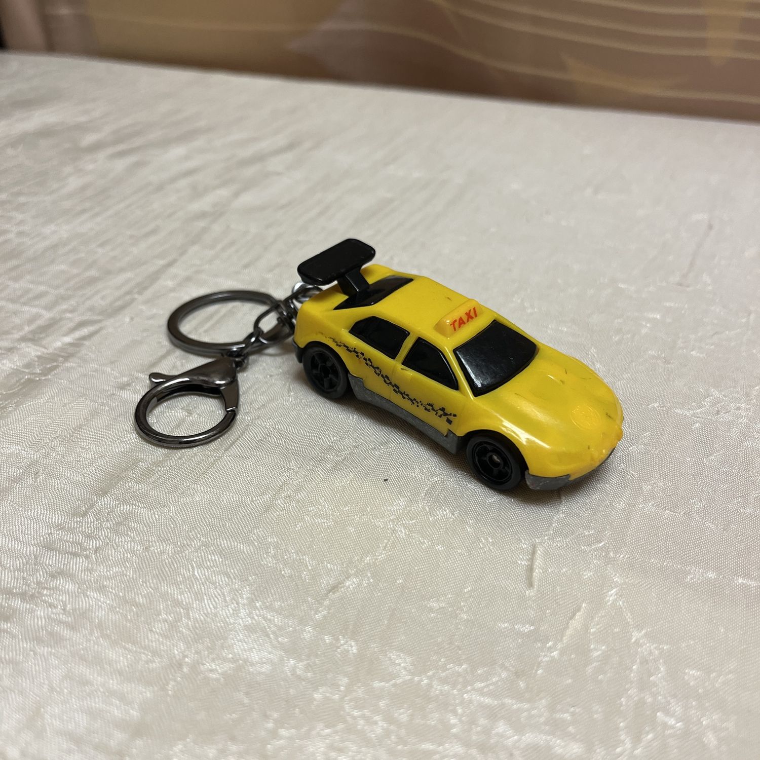 taxi keychain