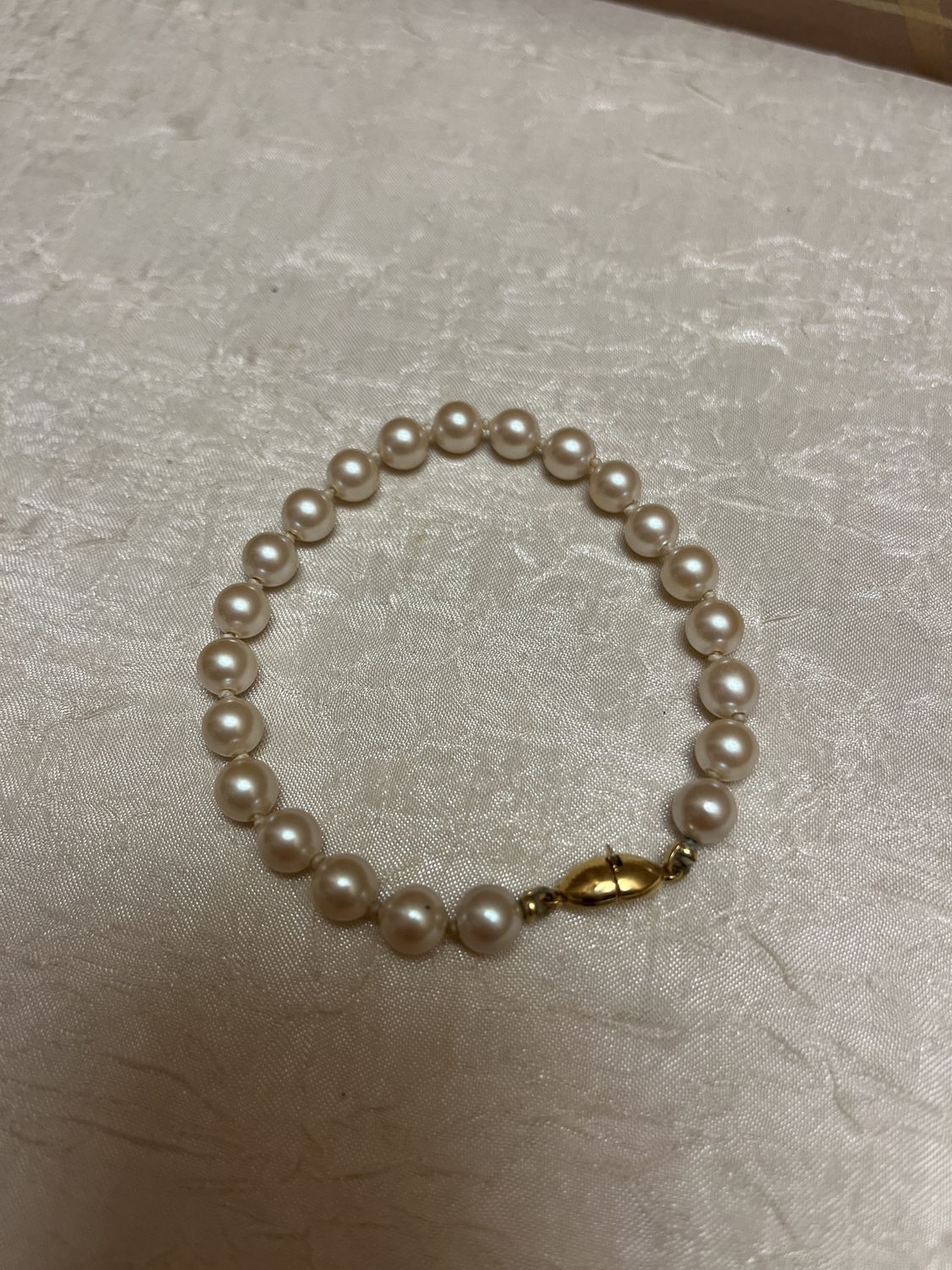 pink pearl bracelet