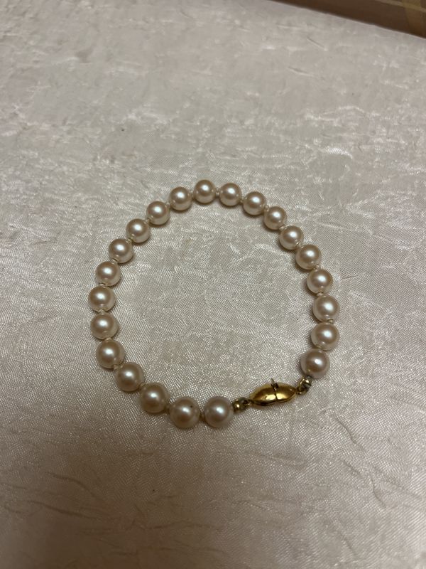 pink pearl bracelet