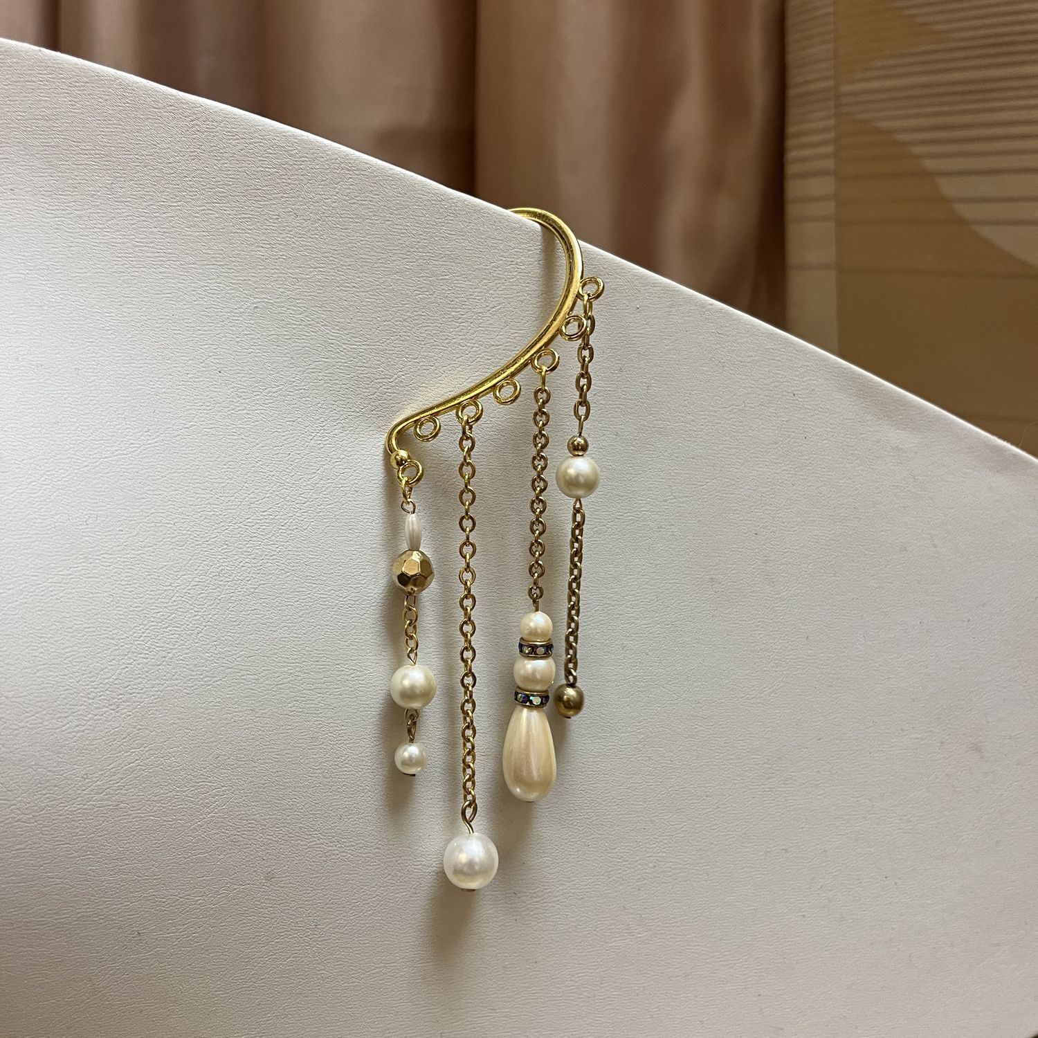 Teardrop Pearl Ear Cuff