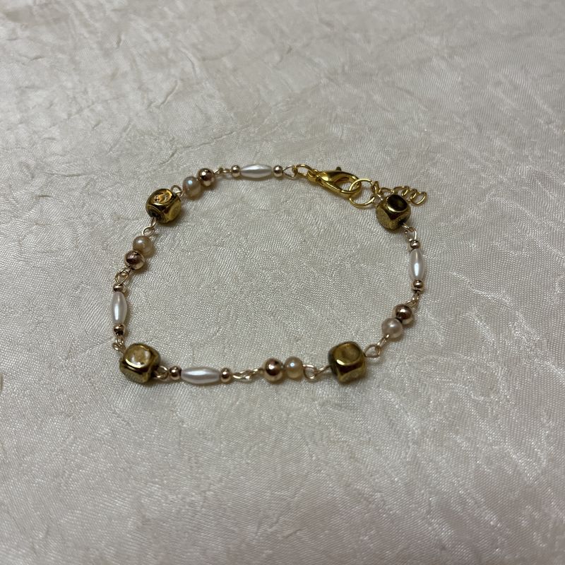 Square Teardrop Pearl Bracelet