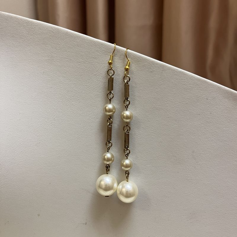 gold blocked pearl earrings