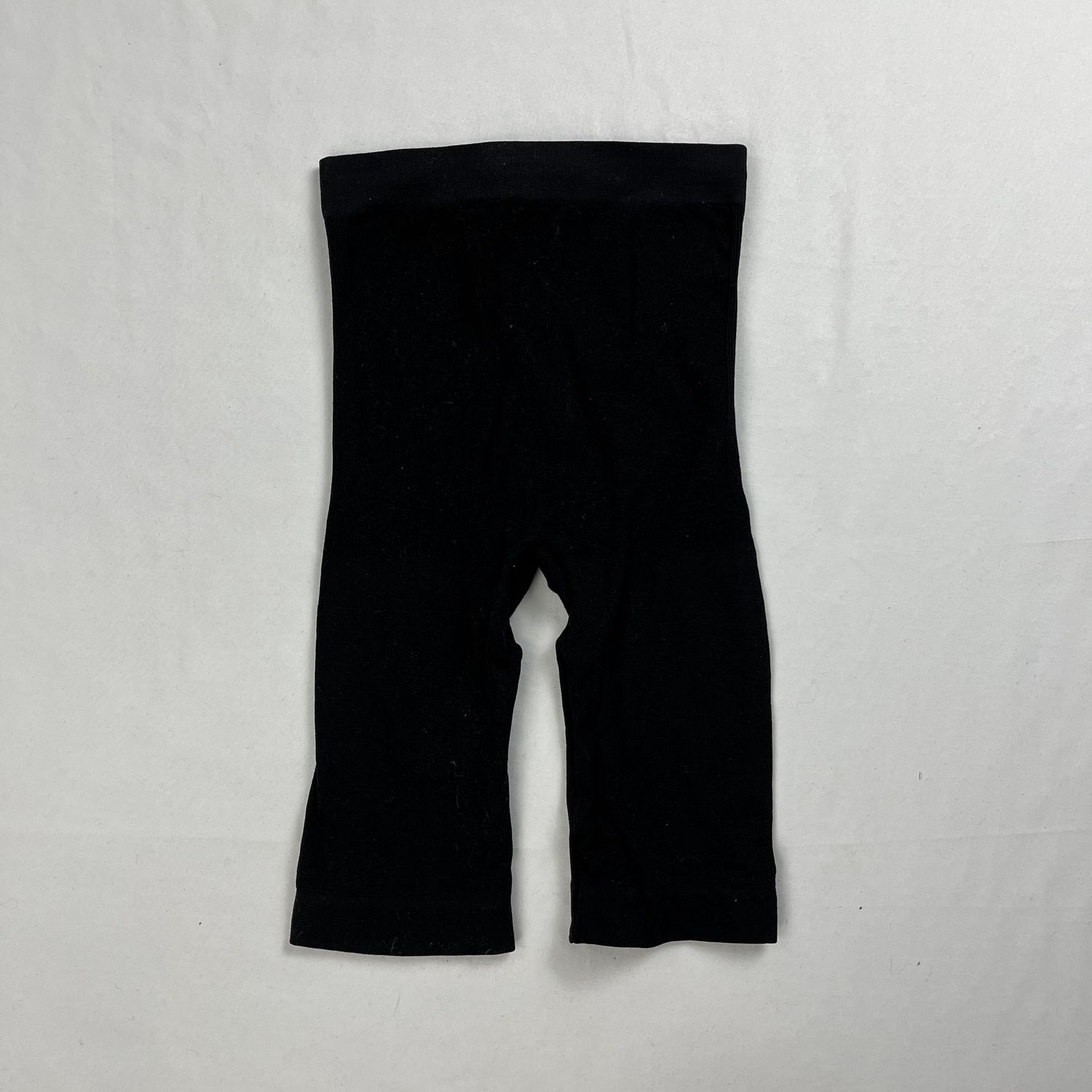 black shape wear shorts
