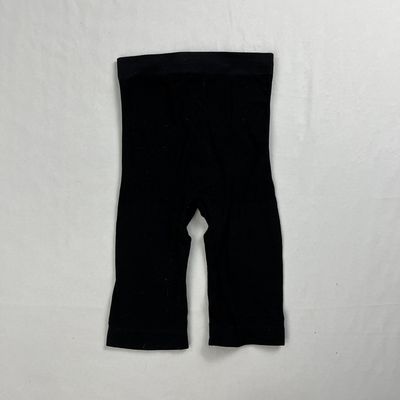 black shape wear shorts