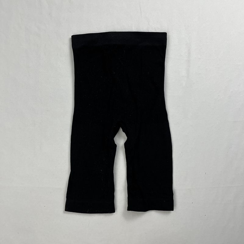 black shape wear shorts