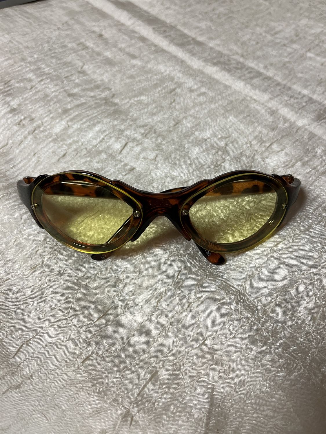yellow tortoise sunglasses